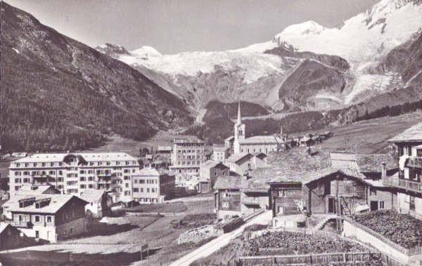 Saas - Fee (1800 m) mit Fee-Gletscher, Allalinhorn und Alphubel