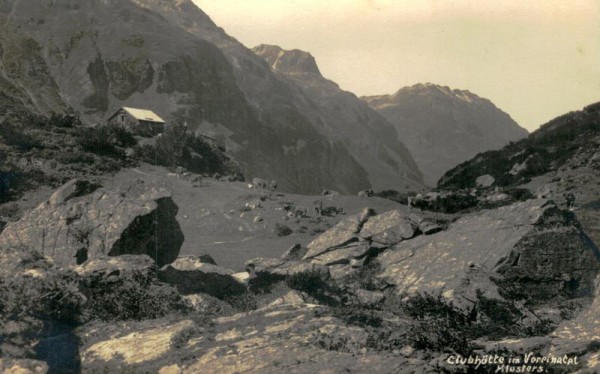 Klosters, Clubhütte im Vereinatal Vorderseite