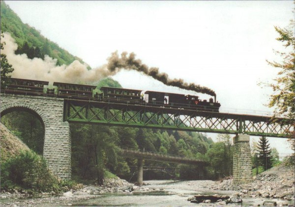 Dampflokomotive U 25 "Bezau" auf der Sporeneggbrücke Vorderseite