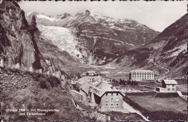 Gletsch (1763m) mit Rhonegletscher und Furkastrasse