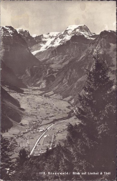 Braunwald mit Blick auf Lindtahl und Tödi Vorderseite