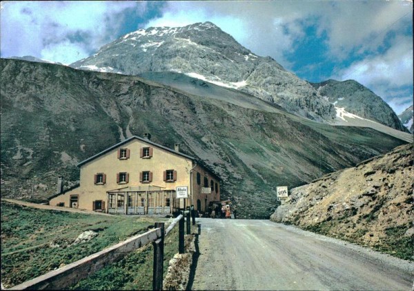 Albula-Hospiz mit Piz Uertsch Vorderseite