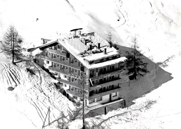 Hotel Tschugge Garni, Zermatt - Flugaufnahmen Vorderseite
