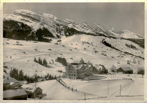 Wildhaus, Hotel Acker 1100 m.ü.M gegen Kurfirsten Vorderseite