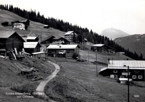 Tenna-Ausserberg, (Safien) mit Calanda Vorderseite