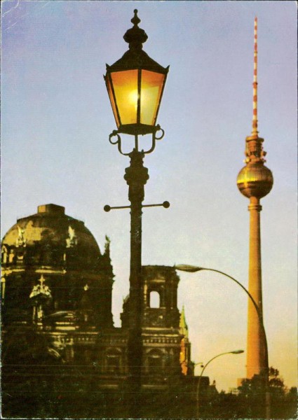 Berlin - Hauptstadt der DDR, Fernseh- und UKW-Turm und Berliner Dom Vorderseite