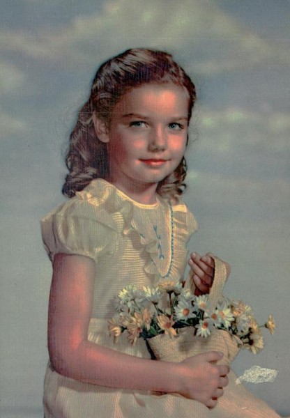 Mädchen mit Blumenkorb Vorderseite