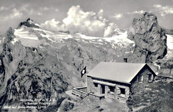 Hüffihütte S.A.C., Sektion Pilatus. Blick auf Gross-Ruchen Vorderseite