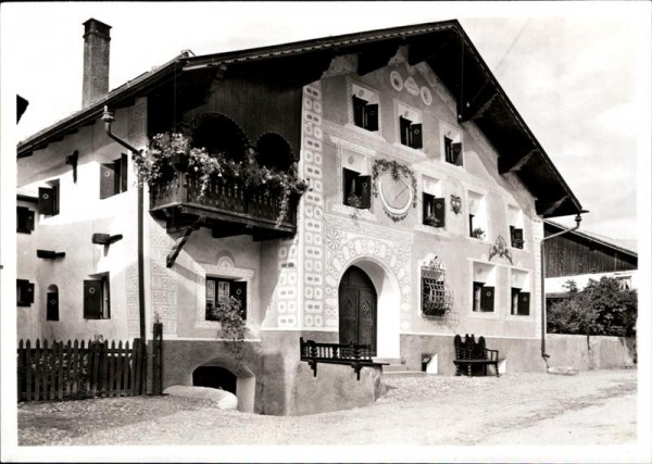 Engadinerhaus in Scuol Vorderseite