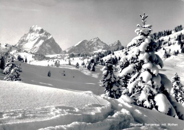 Skigebiet Ibergeregg mit Mythen Vorderseite