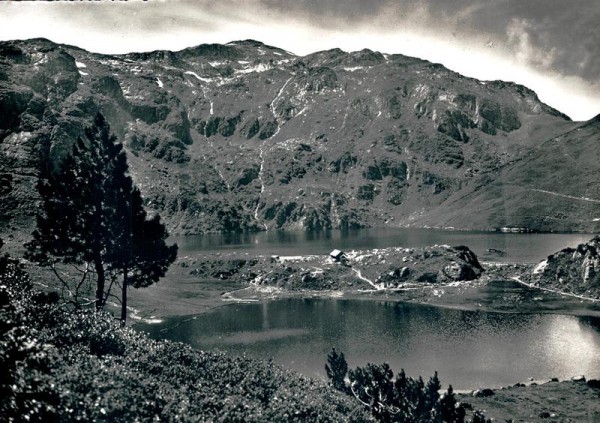 Die Murgseen mit Passantenhaus Vorderseite