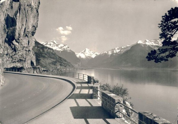 Das schöne Uri. Axenstrasse am Vierwaldstättersee Vorderseite