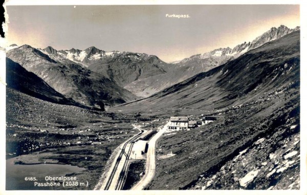 Oberalpsee Passhöhe Vorderseite