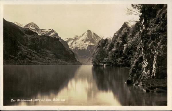 Der Bristenstock (3074 m) vom Rütli aus Vorderseite