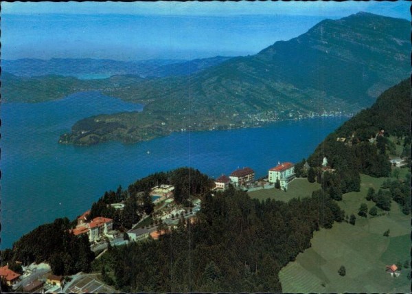 Bürgenstock-Hotels mit Rigi (900 m) Vorderseite