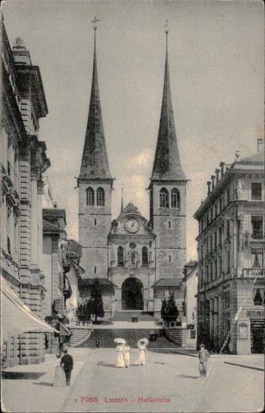 Luzern - Hofkirche Vorderseite