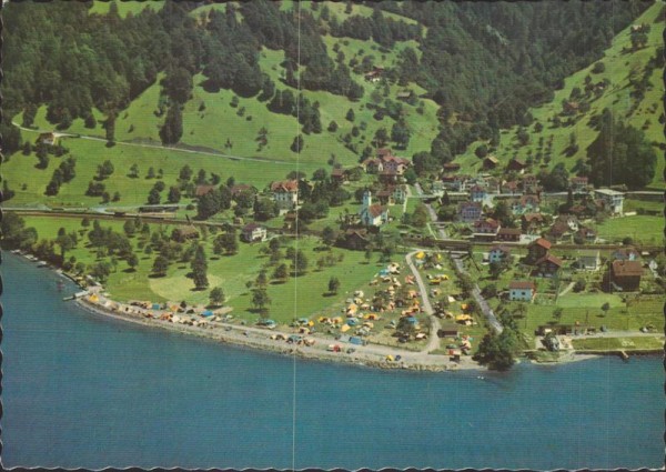 Sisikon am Vierwaldstättersee mit Camping - Flugaufnahmen Vorderseite