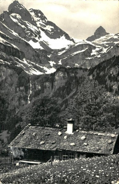 Braunwald mit Ortstock und Hoher Turm Vorderseite