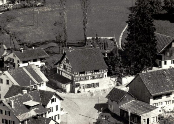 Wirtschaft zum Bachtel, Wernetshausen - Hinwil ZH - Flugaufnahmen Vorderseite