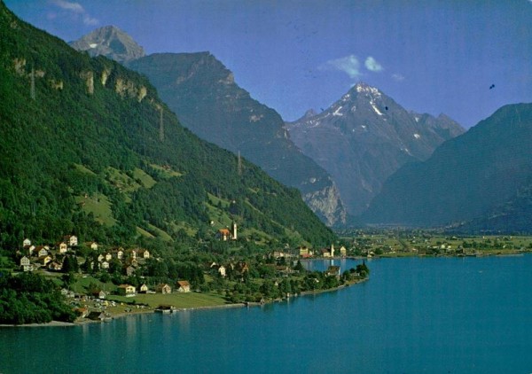 Flüelen am Urnersee mit Bristenstock Vorderseite