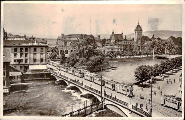 Zürich - Bahnhof und Landesmuseum Vorderseite