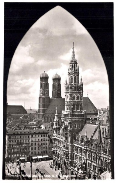 München -  Blick auf Rathaus u. Frauenkirche Vorderseite
