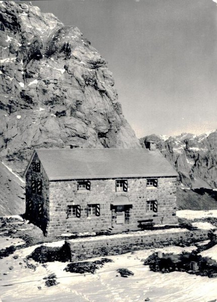 Neue Claridenhütte der Section Bachtel SAC Vorderseite
