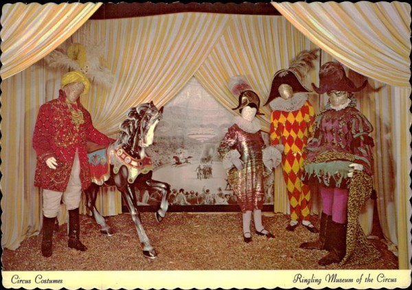 Zirkus Kostüme, Ringling Museum of the Circus, Sarasota, Florida Vorderseite