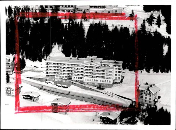 Arosa, Sporthotel Bellevue, Flugaufnahme Vorderseite