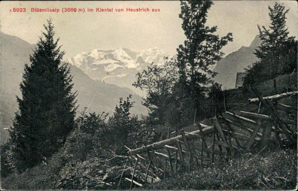 Blüemlisalp (3669 m) im Kiental von Heustrich aus Vorderseite