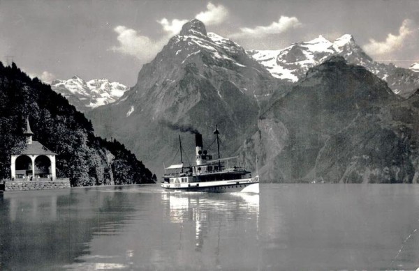 Tellskapelle am Vierwaldstättersee mit Dampfschiff Vorderseite