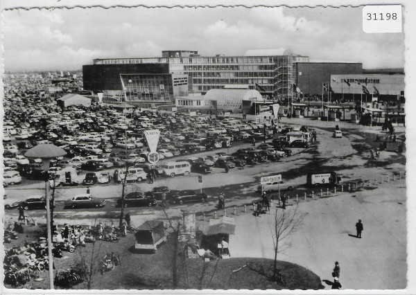 Hannover - Industrie-Messe - Blick zum Parkplatz