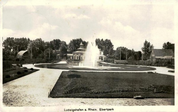 Ludwigshafen, Ebertpark Vorderseite