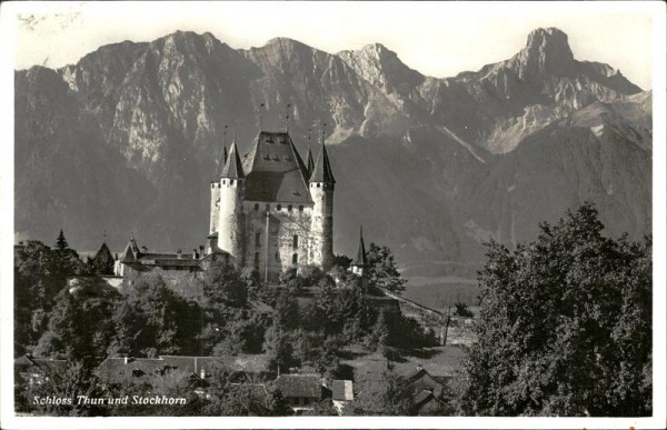 Schloss Thun und Stockhorn Vorderseite