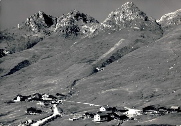 Avers-Juf (2126m) mit Jupperhorn, Mazzaspitz und Foppaspitz Vorderseite