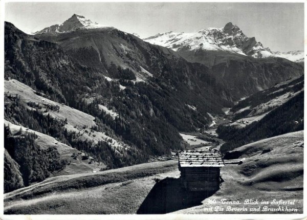 Tenna. Blick ins Safiertal mit Piz Beverin und Bruschkhorn Vorderseite