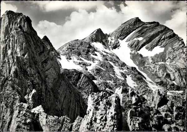 Am Lisengratweg mit Säntis (2504 m) Vorderseite