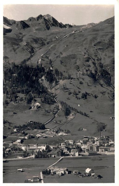 Davos-Dorf mit Pasennbahn bis Weissfluhjoch Vorderseite