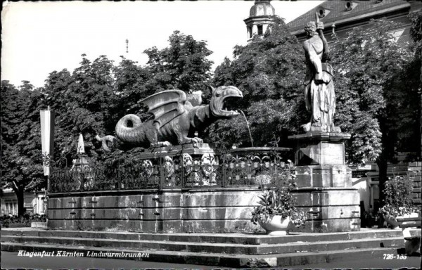 Klagenfurt Kärnten Lindwurmbrunnen Vorderseite