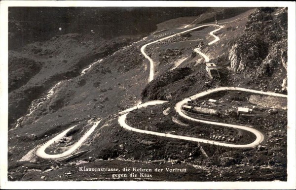 Klausenstrasse, Vorfrutt Vorderseite