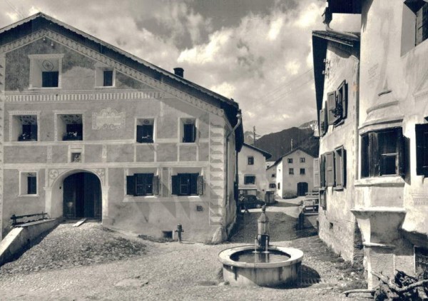 Dorfpartie in Guarda, Unterengadin Vorderseite