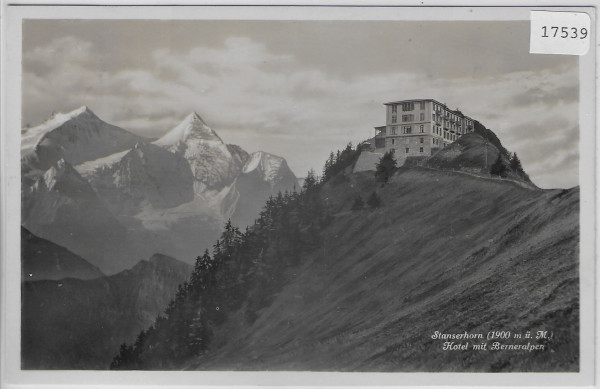 Stanserhorn Hotel mit Berneralpen