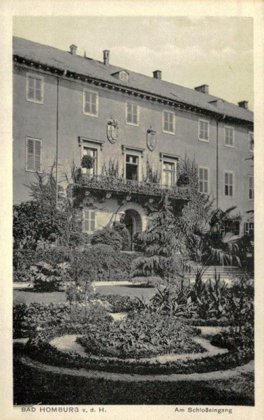 Bad Homburg, Am Schlosseingang Vorderseite