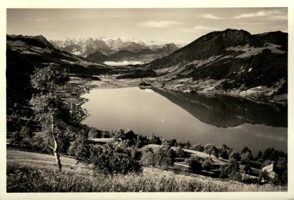 Ägerisee mit Blick gegen die Uri-Rotstockgruppe Vorderseite