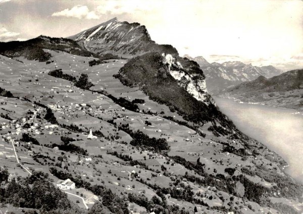 Amden mit Leistkamm und Wallensee Vorderseite