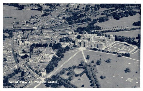 Aerial View of Windsor Castle Vorderseite