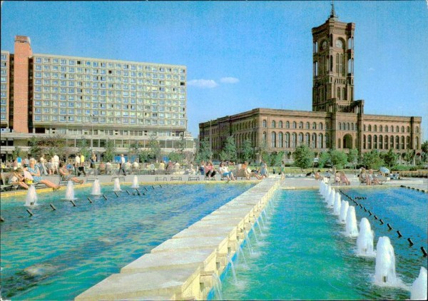 Berlin - Hauptstadt der DDR, Rathaus Vorderseite