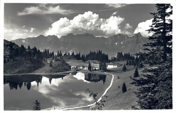 Hotel Seebenalp, Oberterzen mit Churfirsten Vorderseite