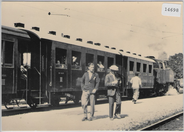 Yverdon, train pour Ste-Croix. En tete, la G 2 x 3/3 5 (Henschel 1917) - Repro