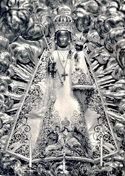 Stiftskirche, Einsiedeln. Madonna in der Gnadenkapelle Vorderseite